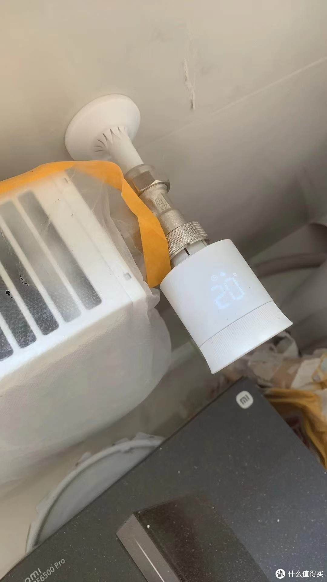 明装暖气片壁挂炉费用高，试试安装暖气片智能恒温器！